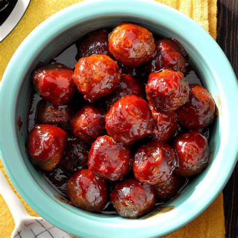 Line a baking sheet with parchment or a silicone baking mat. . Recipe for chili sauce and grape jelly meatballs